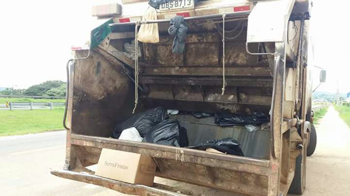 Coletora morre prensada por caminhão de lixo em Perdões
