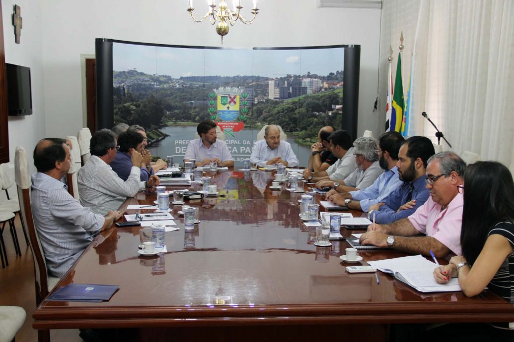 Prefeitura se reúne com shopping para tratar sobre obras na Avenida dos Imigrantes