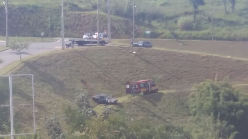 Veículo cai em barranco na rodovia que liga Bragança à Socorro