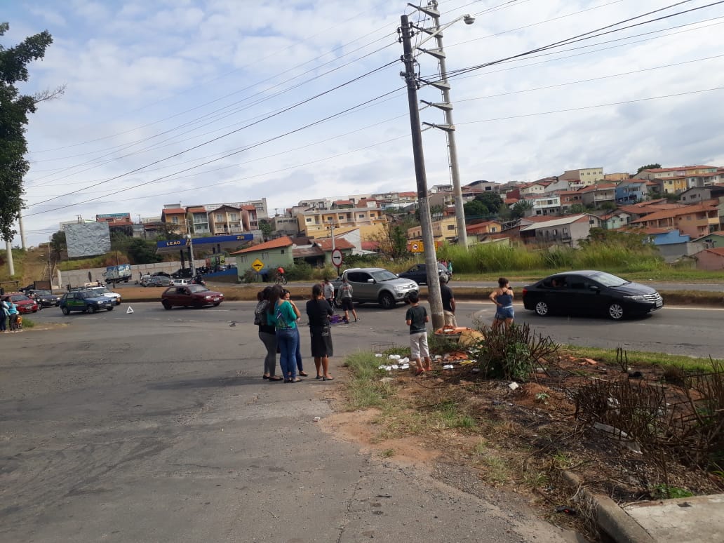 Mulher aparentemente embriagada é atropelada na Capitão Barduíno em Bragança