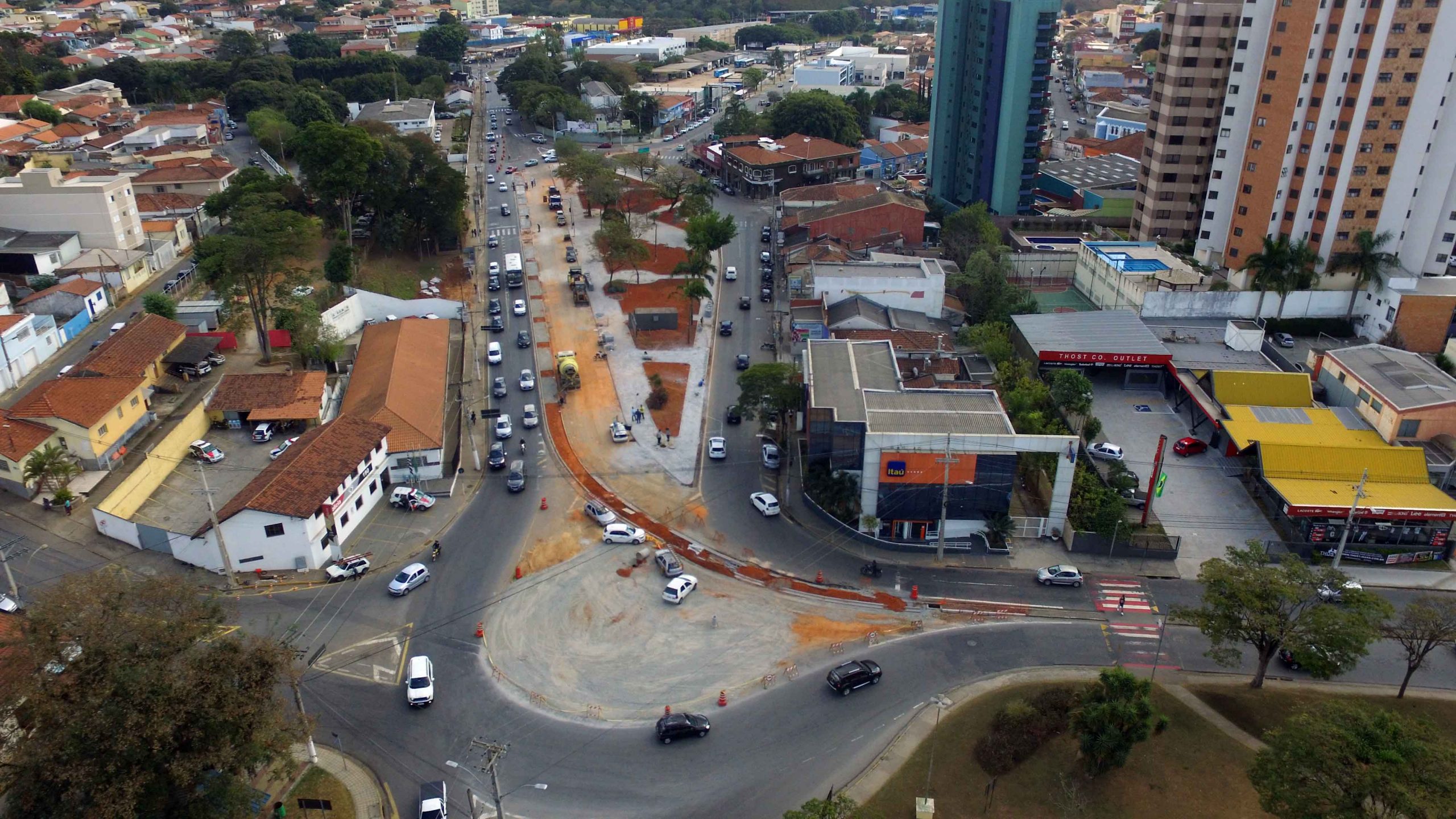 Ônibus já operam da Rua Tupi até a universidade mas alterações viárias são adiadas