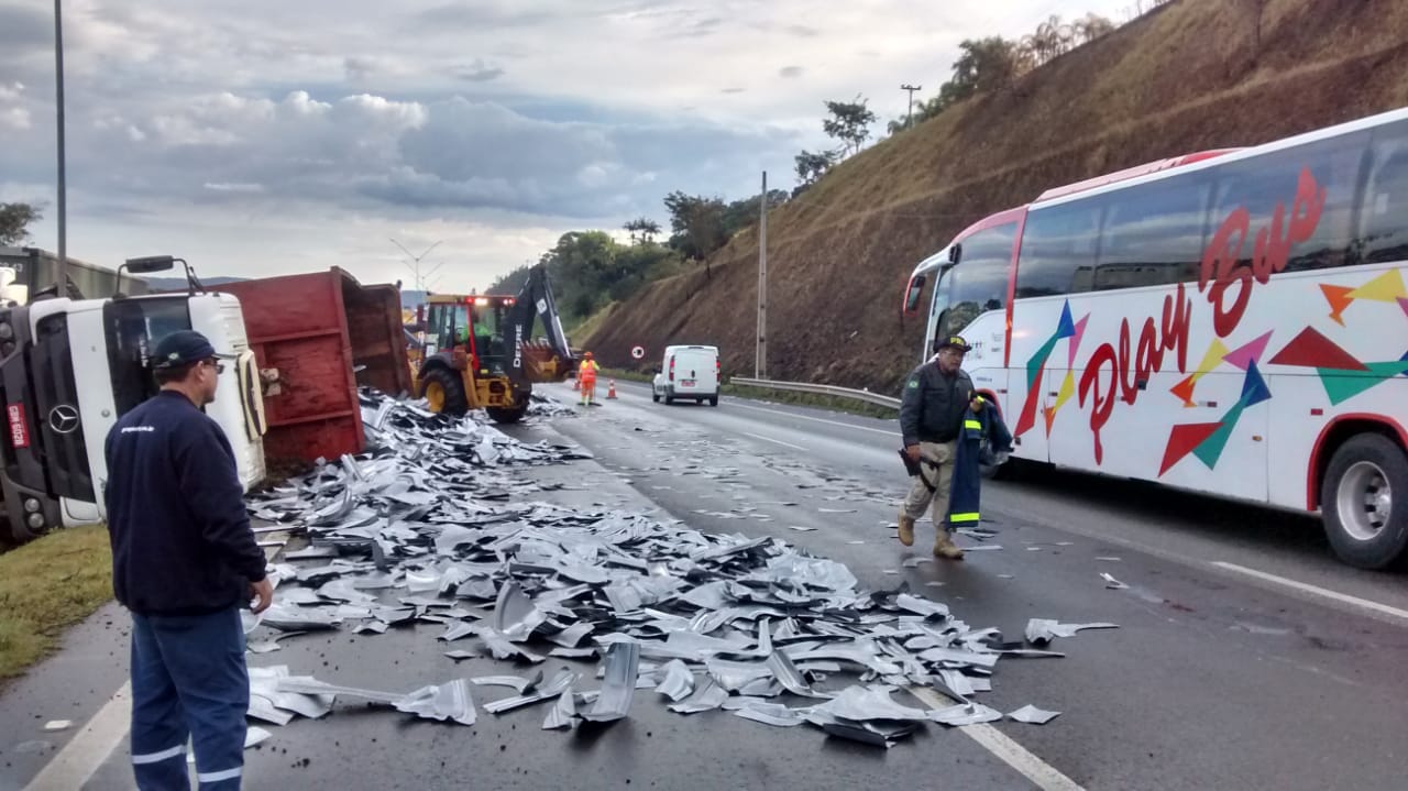 Fernão Dias registra trânsito de 2 km sentido Bragança Paulista