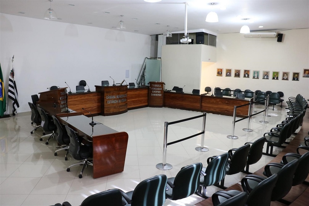 Câmara de Atibaia retoma sessões a partir do dia 2 sem público