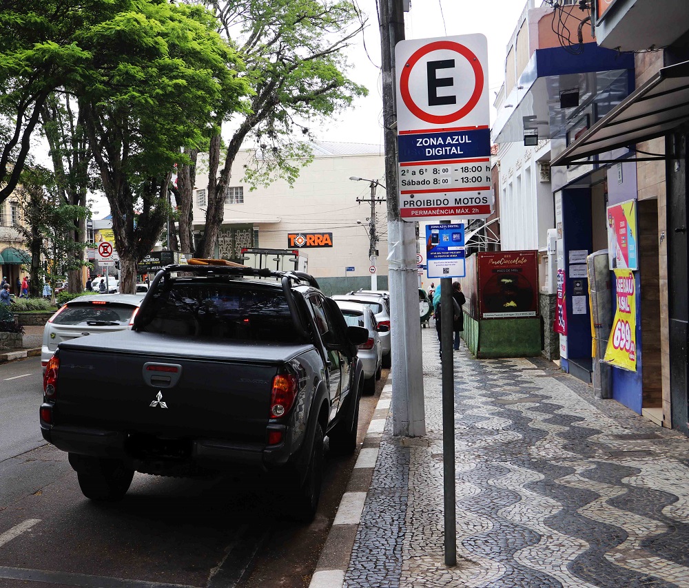 Moradores de ruas com Zona Azul têm direito de isenção