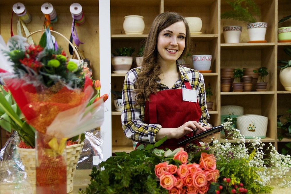 Expert contrata vendedor para empresa do ramo de flores e plantas