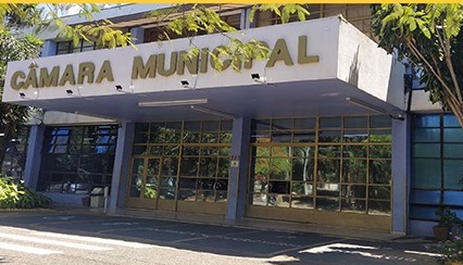 Câmara de Bragança suspende sessão e comissões permanentes