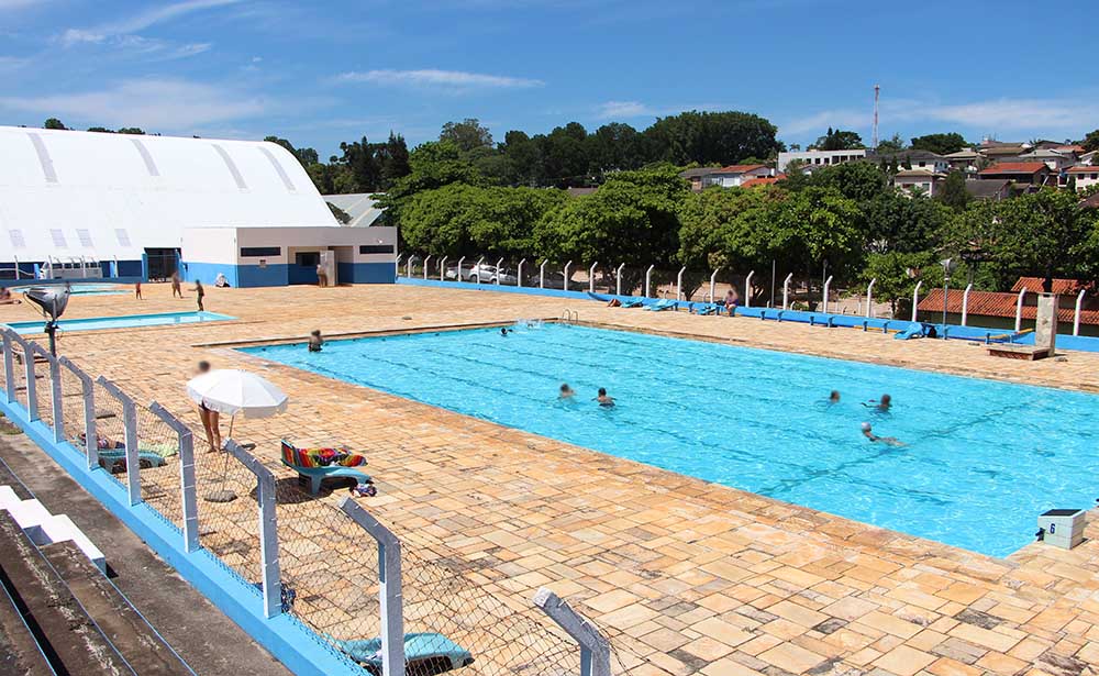 Férias de Verão: piscinas públicas de Atibaia