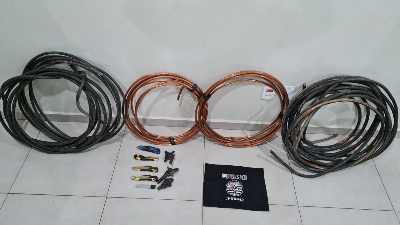 PM prende acusados de furtar fios em Bragança Paulista