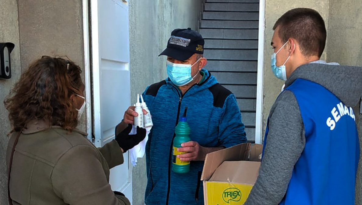 Força-tarefa distribuí máscaras no Maranata, Caetê e Centro