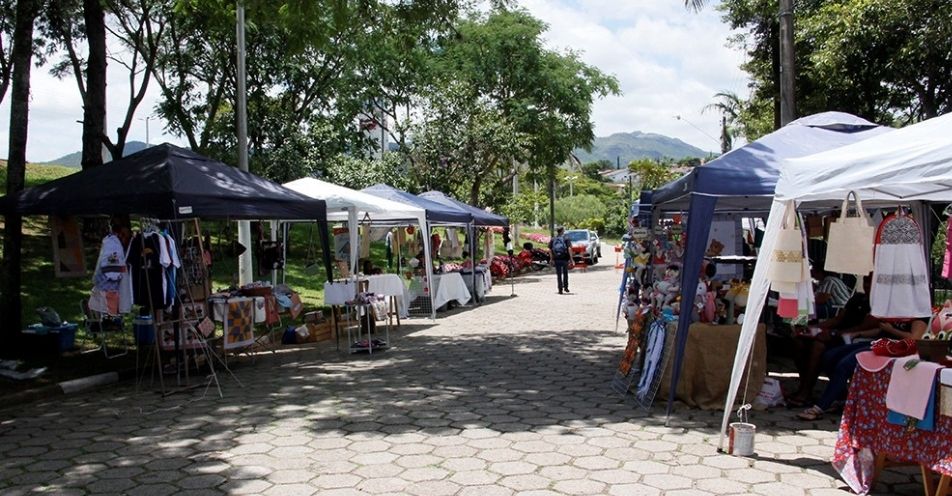 Atibaia retoma Feira de Artes e Artesanato