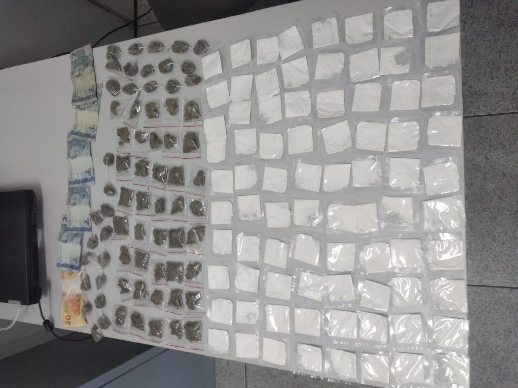 Adolescente é flagrado com drogas na Vila Davi