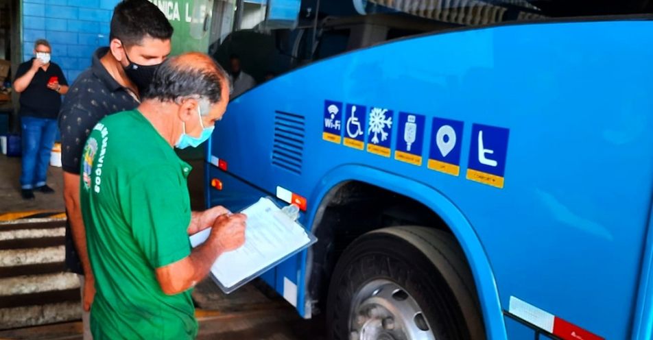 Ônibus da JTP são fiscalizados em Bragança Paulista