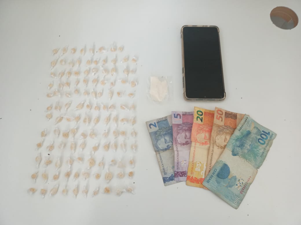 PM prende acusado de tráfico em Piracaia