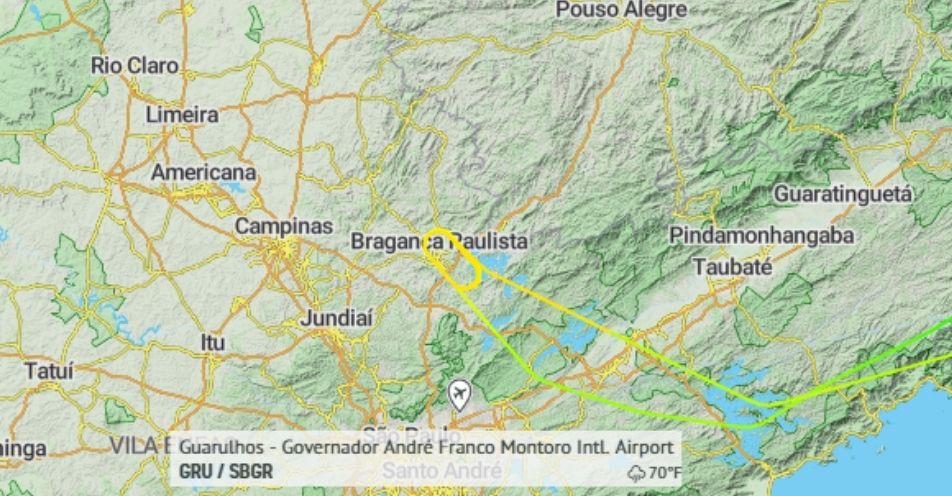 Maior avião de passageiros do mundo faz manobras no céu de Bragança