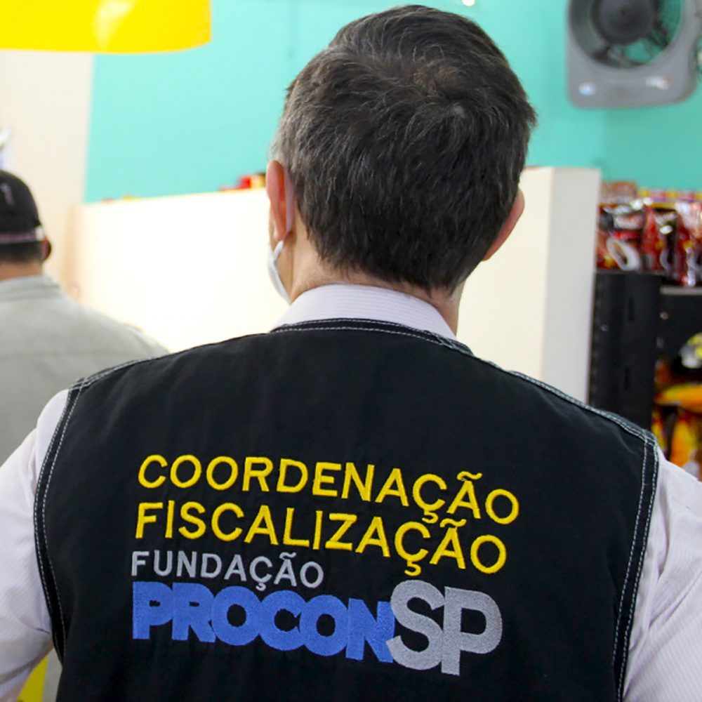 PROCON encontra irregularidades em posto e supermercado de Bragança