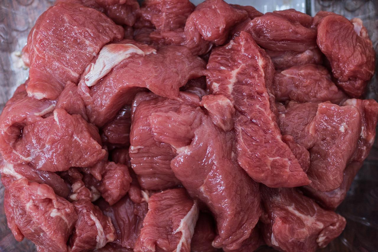 Ladrões roubam carga de carne no valor de R$ 45 mil em Bragança