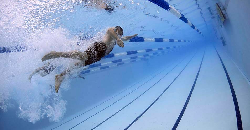 Bragança abre inscrições para aulas de natação para crianças e adultos