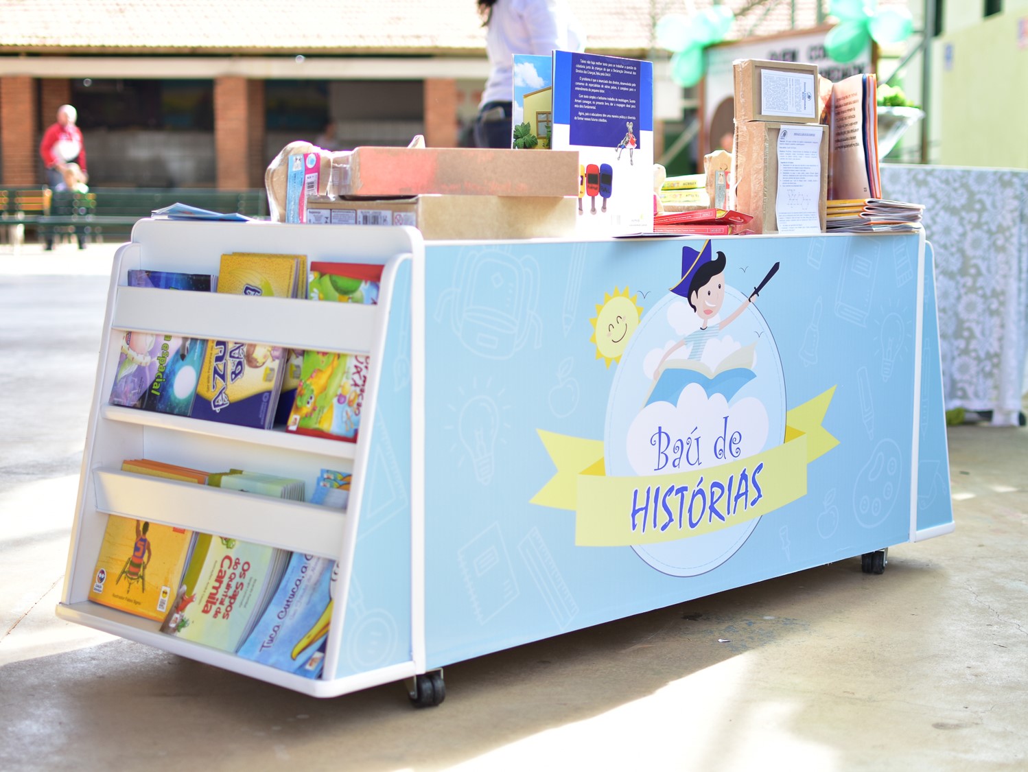 Projeto “Baú de Histórias” entrega duas bibliotecas móveis em Bragança