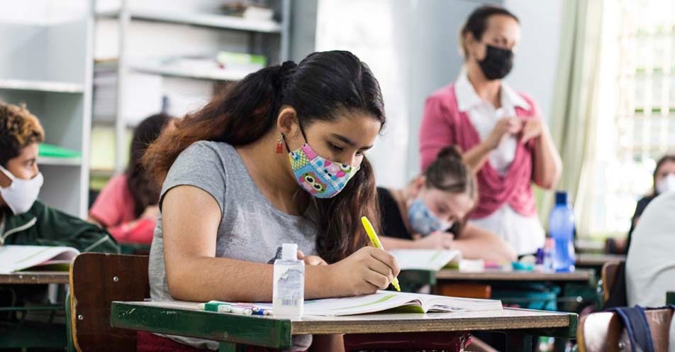 Atibaia retoma obrigatoriedade de máscaras nas escolas; Bragança não se posiciona