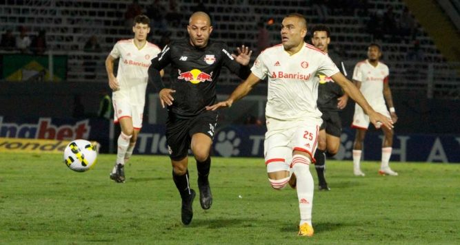 Bragantino empata com o Internacional e já são 9 jogos sem vitória