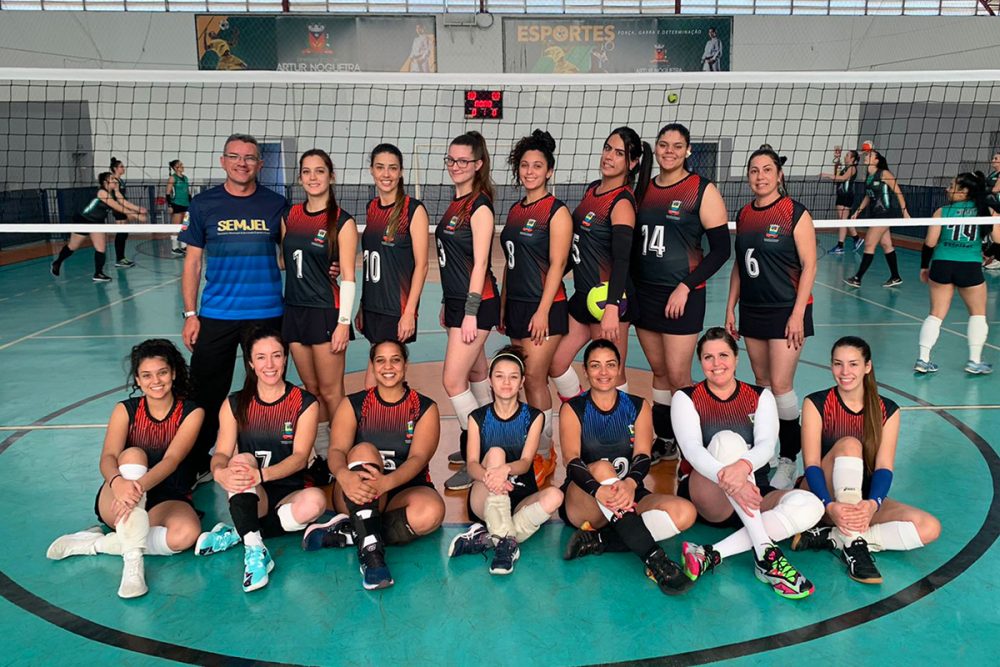 Equipe feminina de Vôlei de Bragança Paulista vence e se