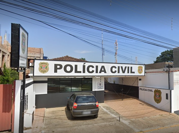 Homem mata irmão a facadas após discussão e foge