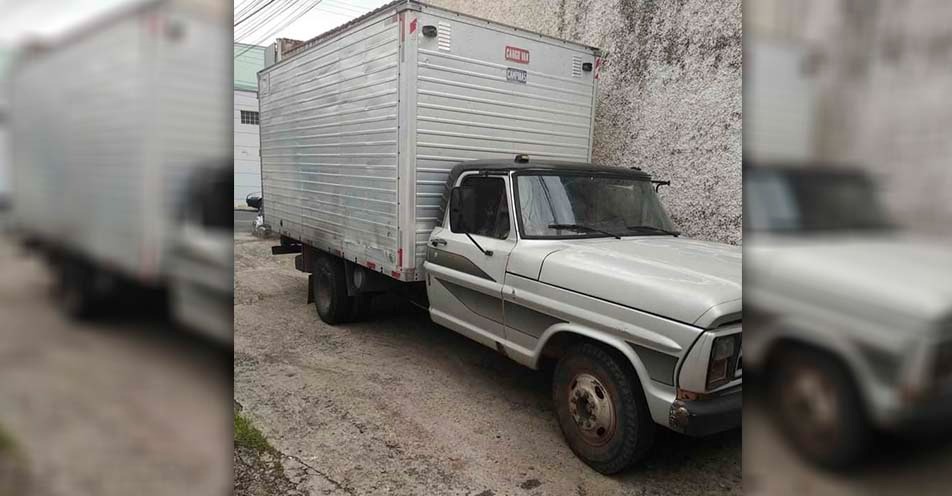 Caminhão é furtado e ladrão aponta arma para testemunha