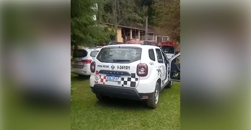 Idoso é encontrado morto, amarrado com cabos de celular