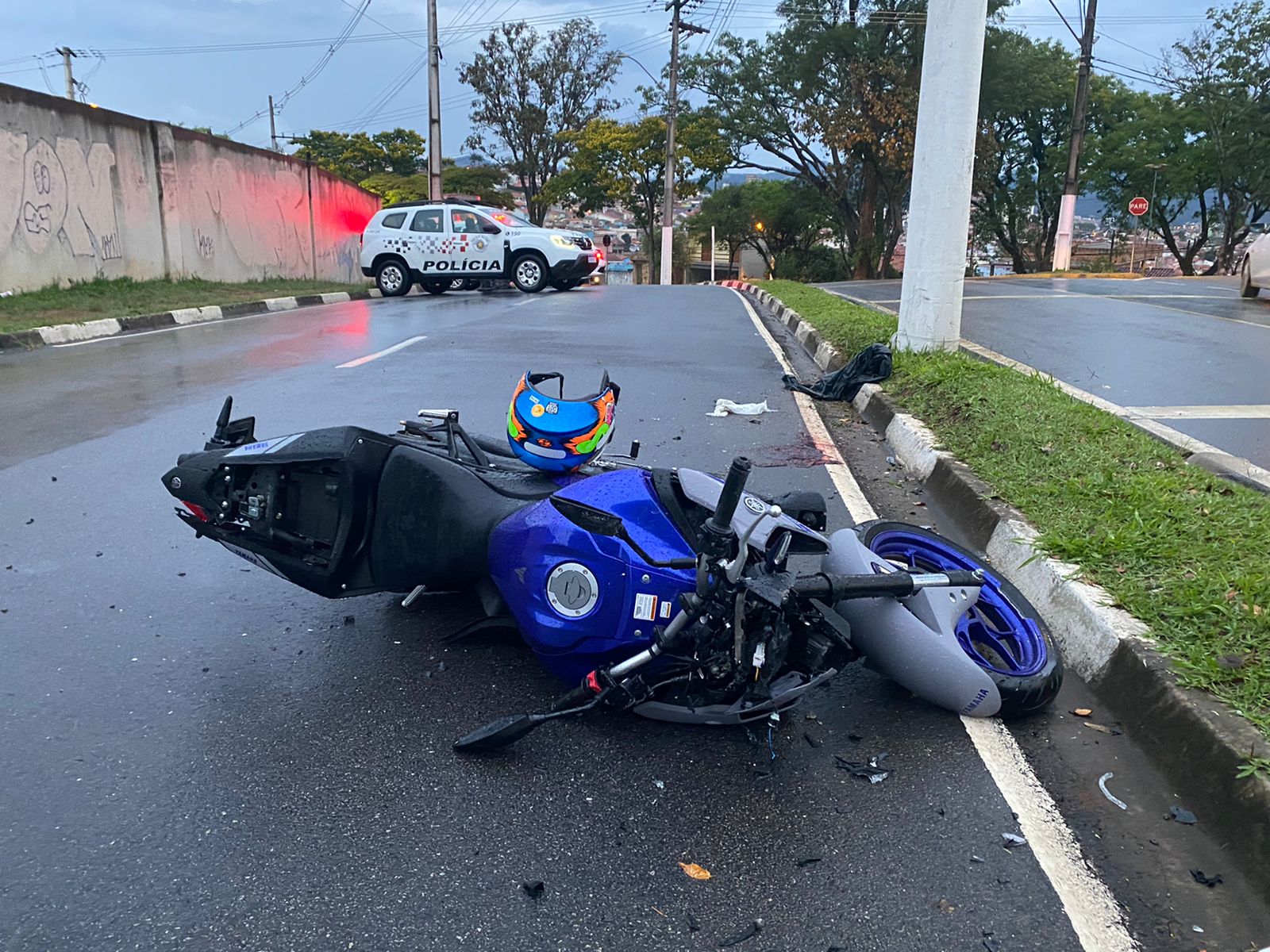 Motociclista morre após colidir contra poste em Bragança Paulista