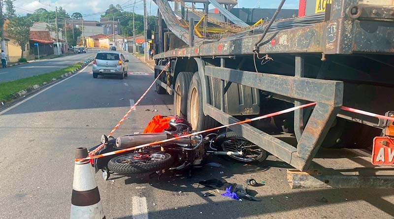 Motociclista fica gravemente ferido em acidente na Norte-Sul