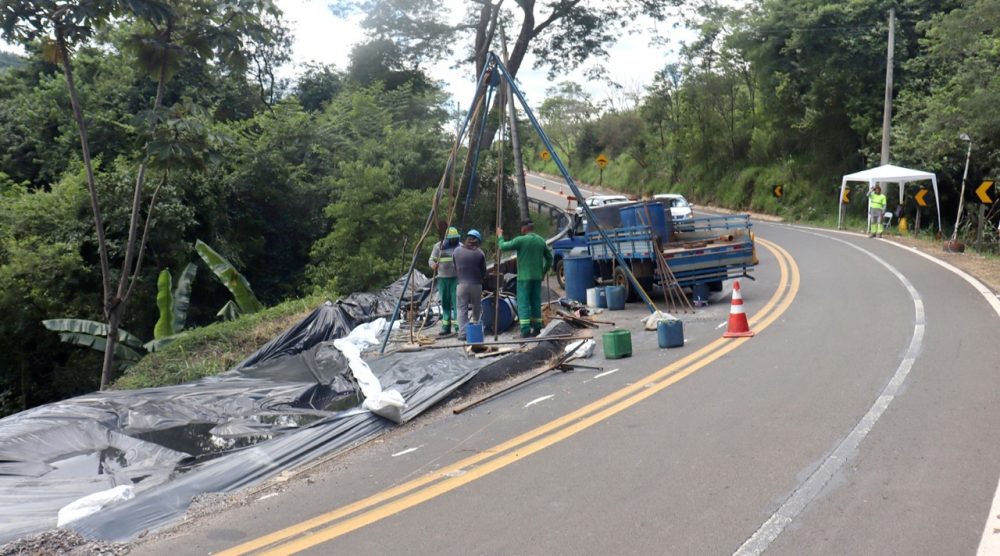 Após desmoronamento, DER inicia obras na rodovia Serra Negra/Itapira