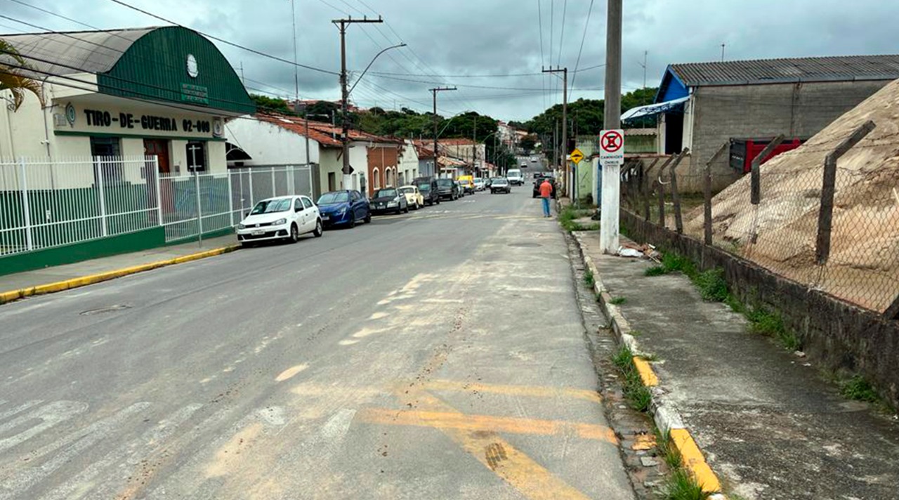 Barraca em frente ao Tiro de Guerra de Bragança é desmontada