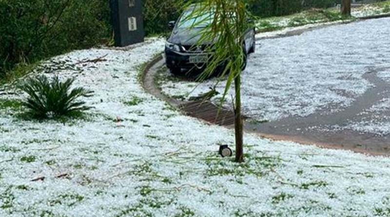 Chuva de granizo atinge Bragança Paulista