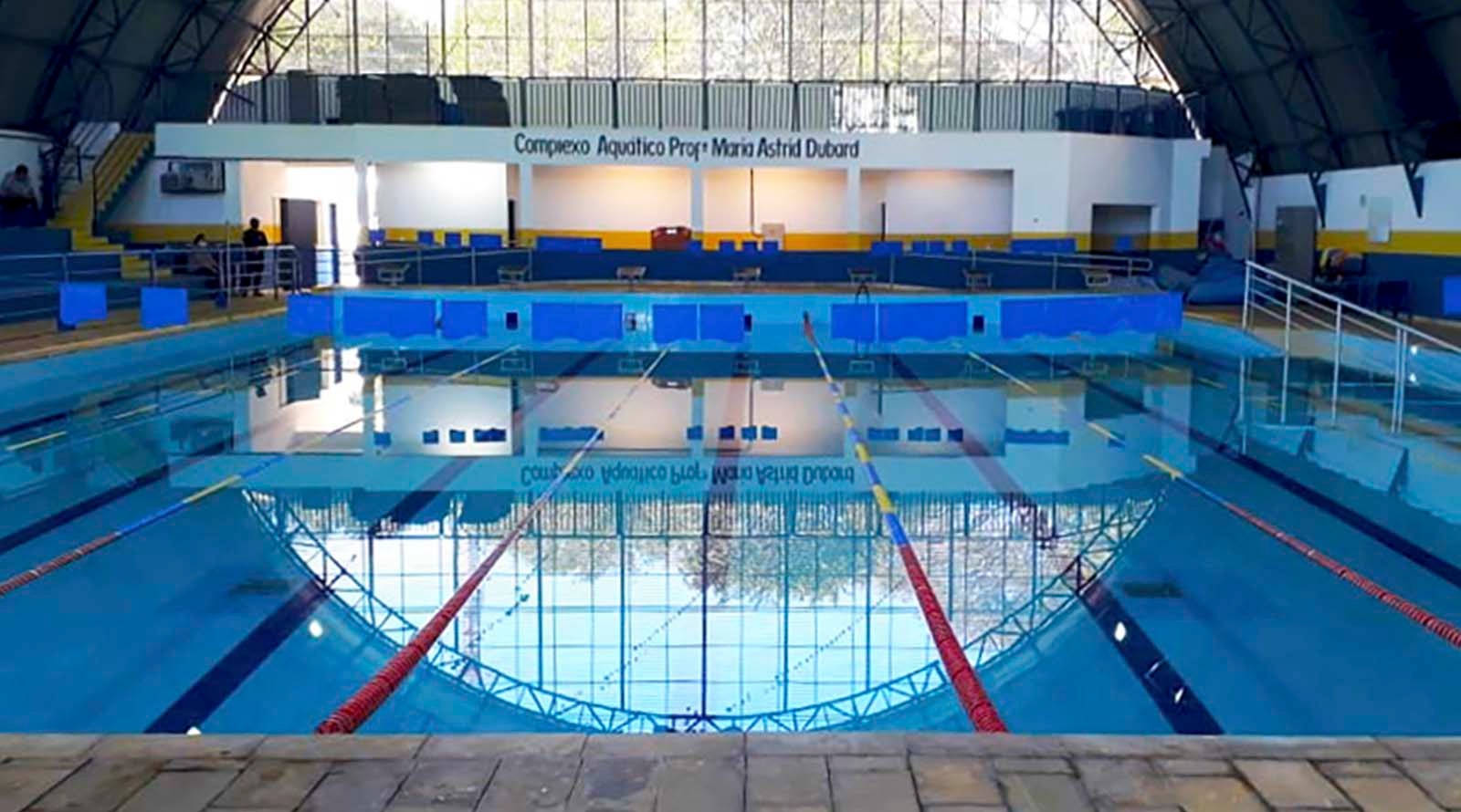 Candidatos para aulas de natação devem procurar Secretaria de Esportes