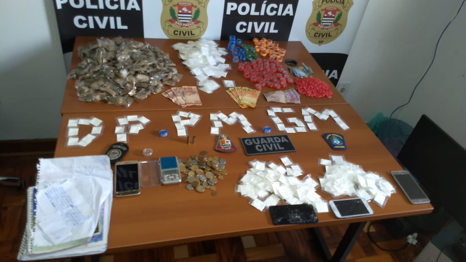 Cerca de 4 kg de drogas são apreendidas em Joanópolis