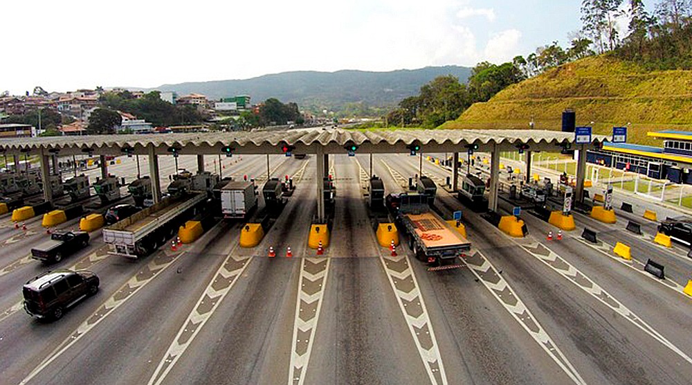 Com rodovia esburacada, pedágio aumenta na Fernão Dias