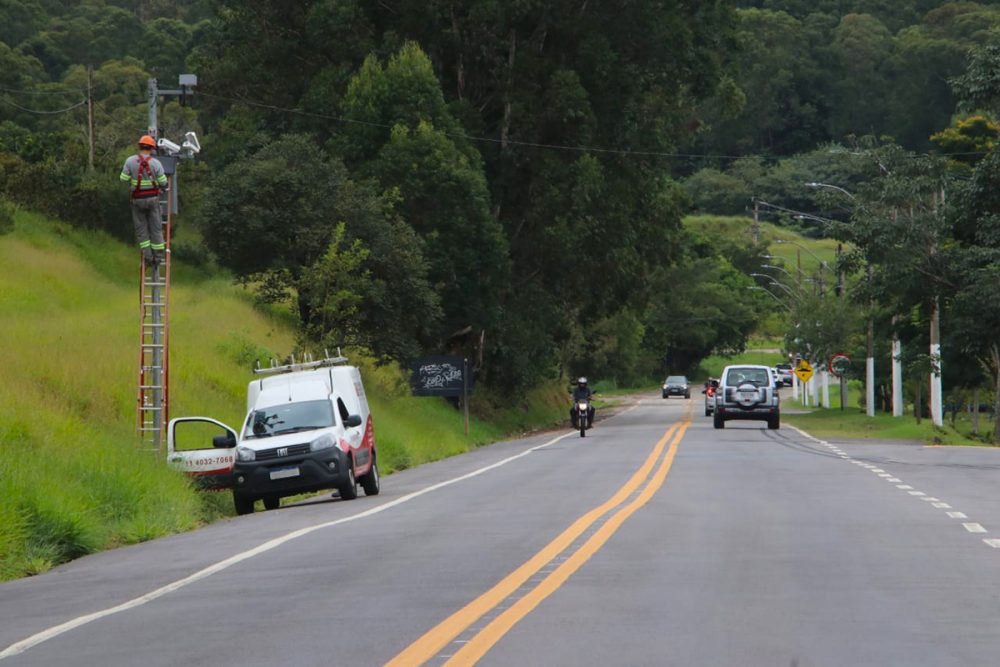 Rua Itapechinga terá restrição e fiscalização de caminhões