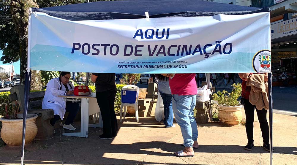 Vacinação bivalente e da gripe segue em mais 4 pontos extras