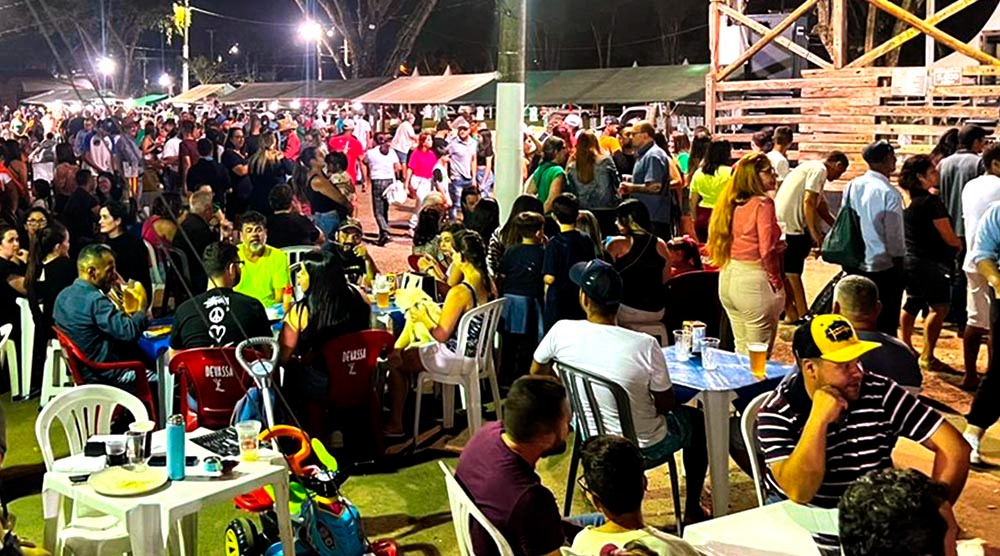 Feira Noturna desta quinta terá apresentação de sertanejo e MPB