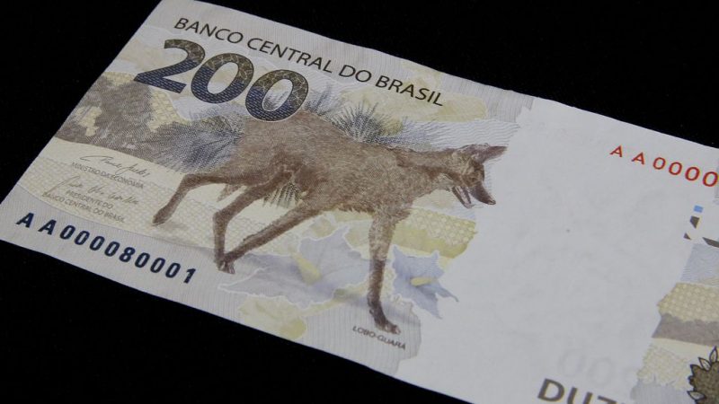 Casal é flagrado com nota falsa no centro de Bragança Paulista