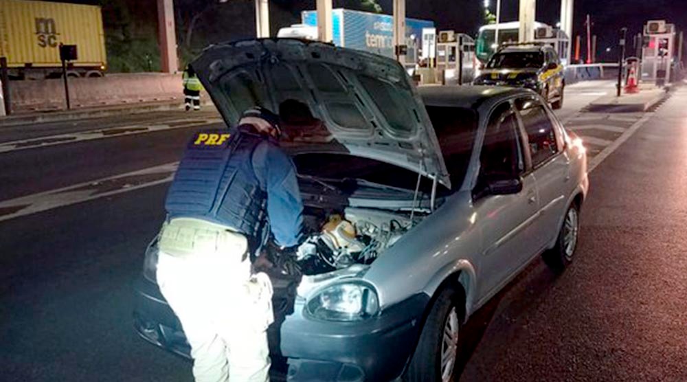 PRF recupera veículo na Fernão Dias, em Vargem