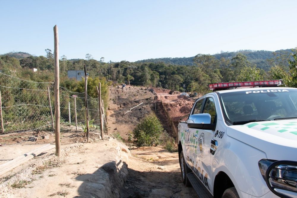 Polícia Ambiental, CREA e CRECI fiscalizam parcelamento de solo na região