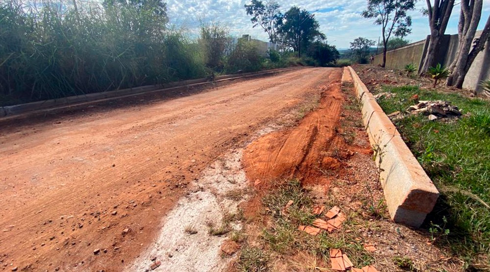 Obra atrasada n° 22: pavimentação do Portal São Marcelo é abandonada