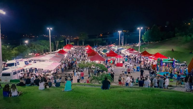 Feira Noturna de Atibaia completa 6 anos e tem programação especial