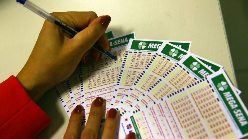 Três apostadores ganham R$ 22 milhões cada um na Mega-Sena
