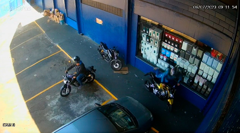 Câmeras flagram furto de motocicleta em Bragança Paulista