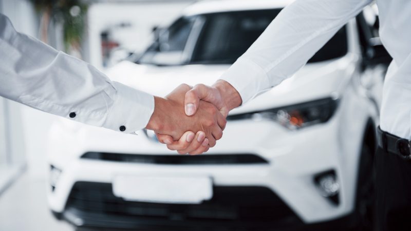 Empresa de Bragança contrata Auxiliar Administrativo e Vendedor de Automóveis