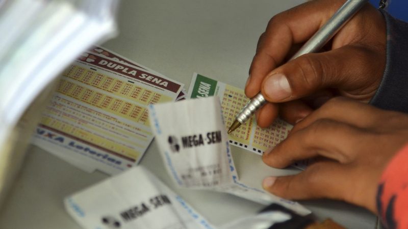 Mega-Sena acumula e sorteia R$ 6 milhões nesta quinta