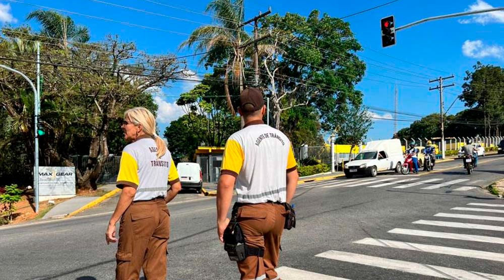 Após reportagem, Mobilidade instala semáforo em perigoso cruzamento