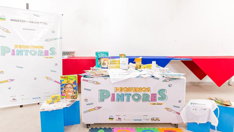 “Pequenos Pintores” levam arte para alunos de Bragança Paulista